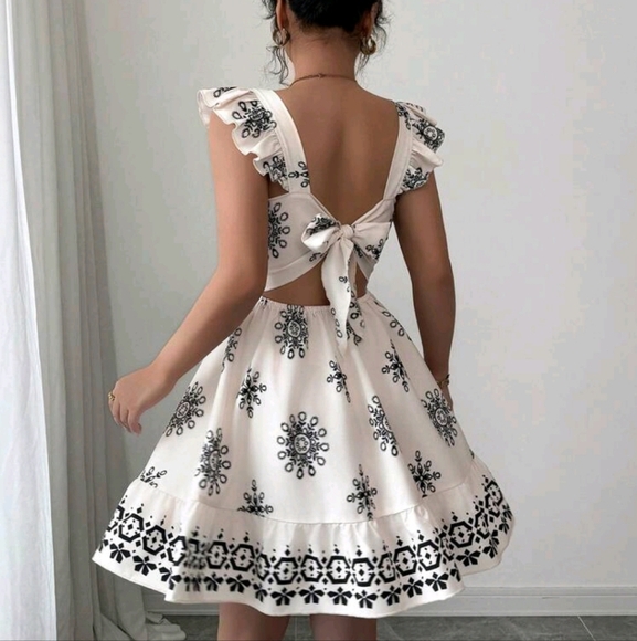 Women's Tie Back Waist Ruched Design Printed Mini Sleeve Holiday Casual Dress - Picture 2 of 4